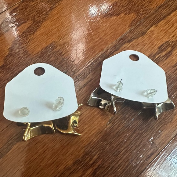 Non Tarnishing Gold and Silver Copper Earrings 2 Pairs NWT - Picture 3 of 3